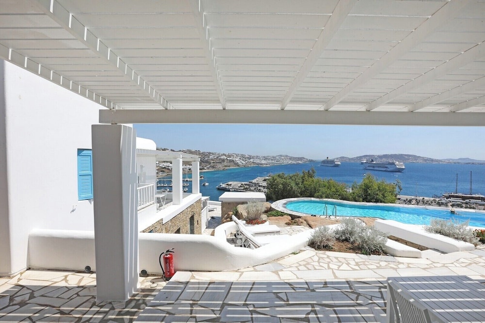 Adikri Villas & Suites