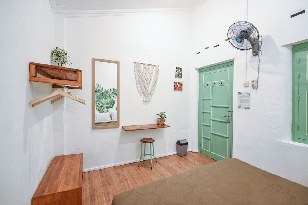 Snooze Guesthouse Yogyakarta - Hostel, Yogyakarta - 12