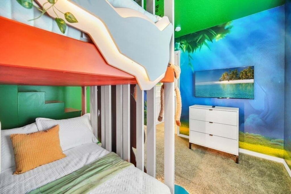 Everyone's Family Fun Home, Slides In Kids Rooms 10 Bedroom Villa
