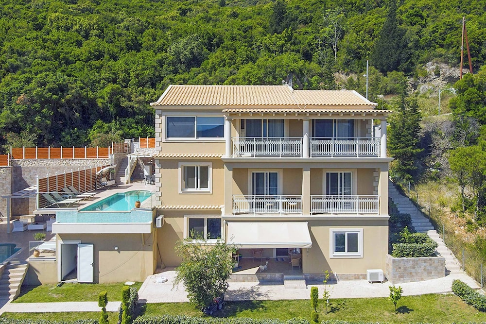 Villa Monastiri