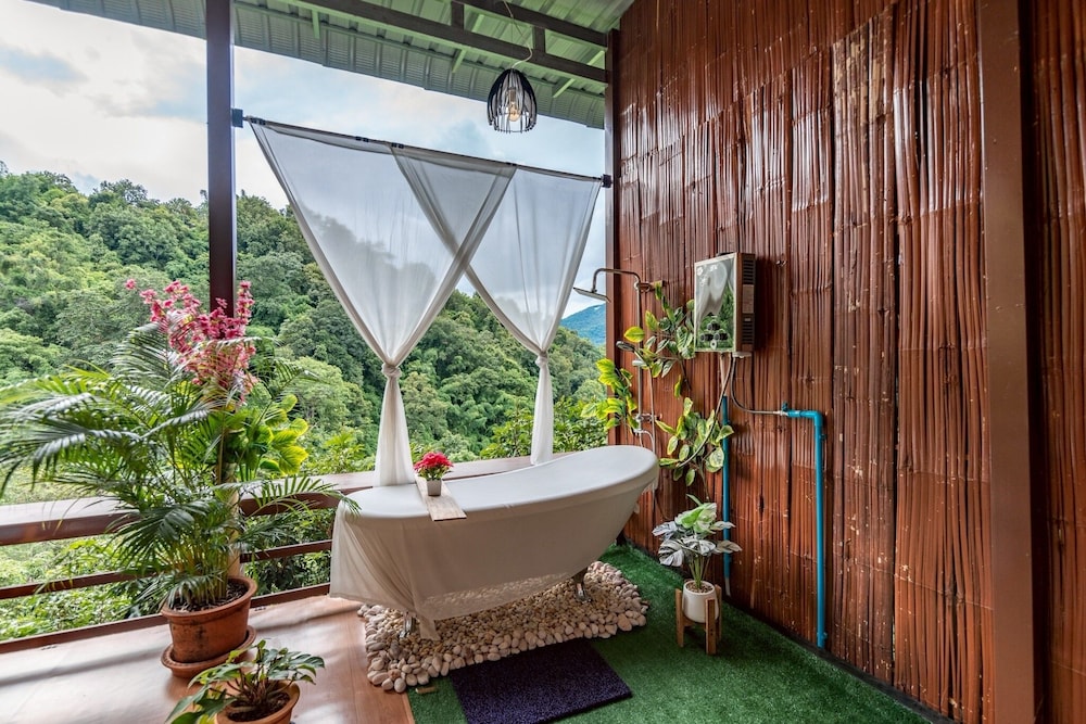 Hubkhaosawan homestay