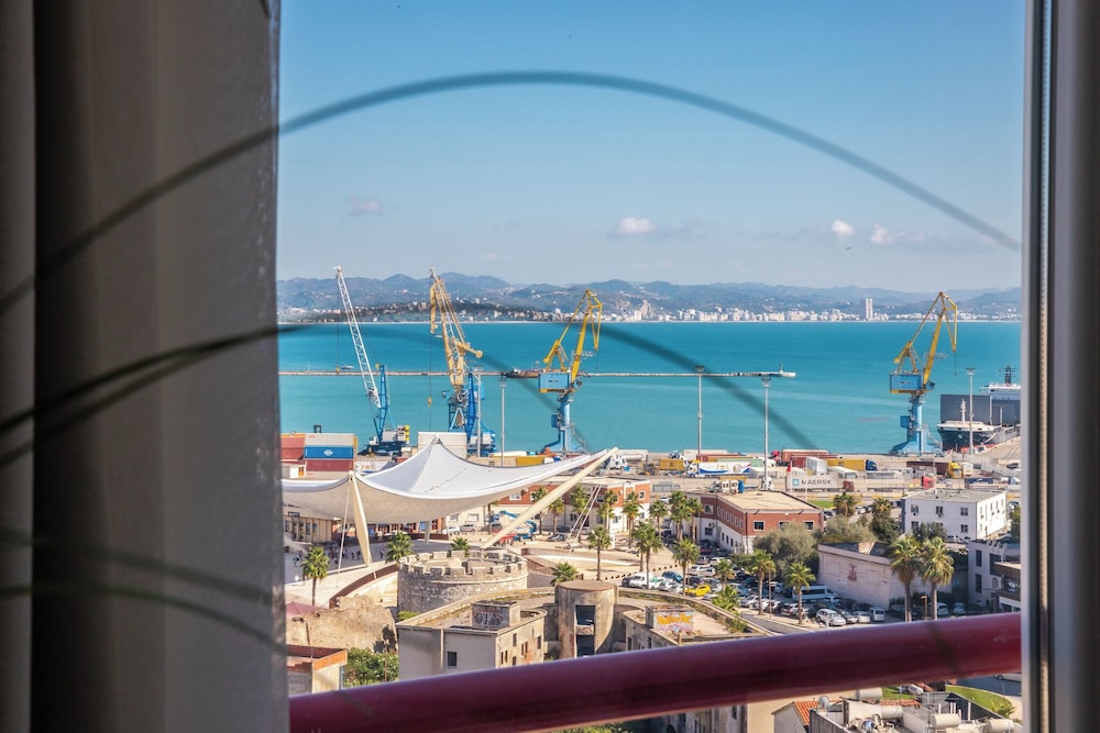 Marina Jacuzzi Suites 2 by  PS