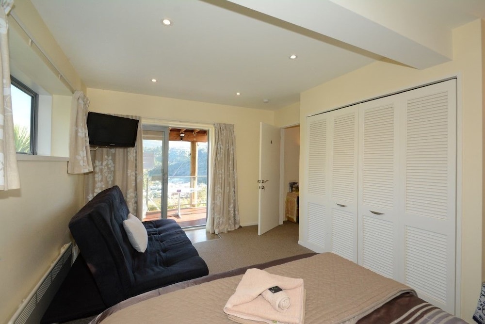 Baldwin Street BNB