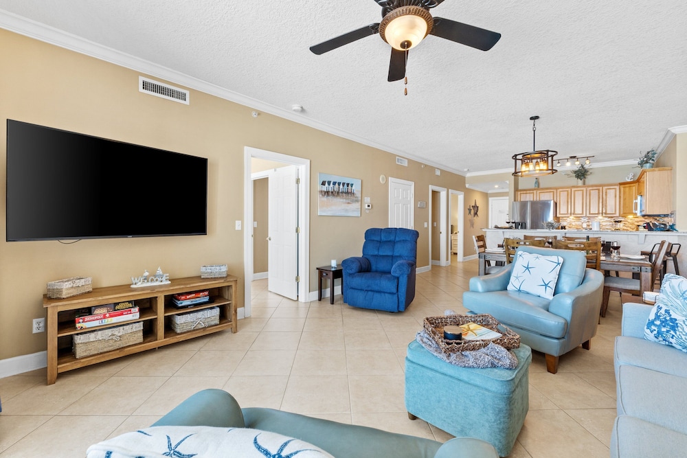 Twin Palms by Book That Condo