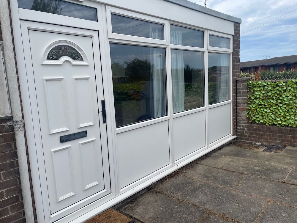 4 Guests - Pet Friendly - Chalet Beach Home Chapel