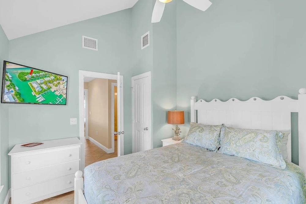 The Point At Coral Lagoon, Rare End Of Canal Villa 3 Bedroom Townhouse
