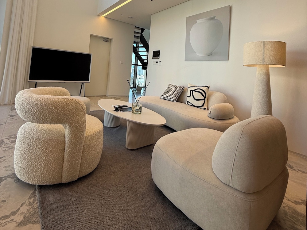 Caelum Black Gangnam Luxury Apt