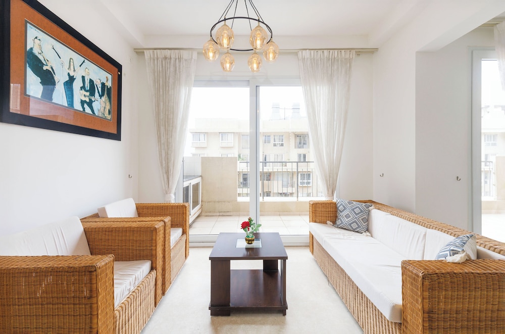 Skyline Haven by Red Olive4bhk30mins Airport