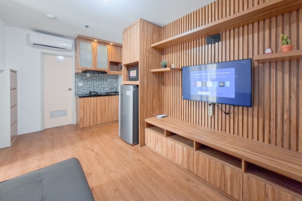 Warm And Cozy 2Br At Urbantown Serpong Apartment