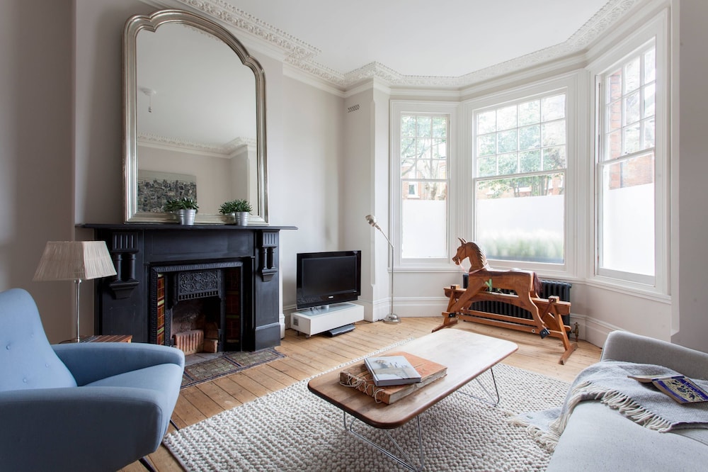 Ardilaun Road by Onefinestay