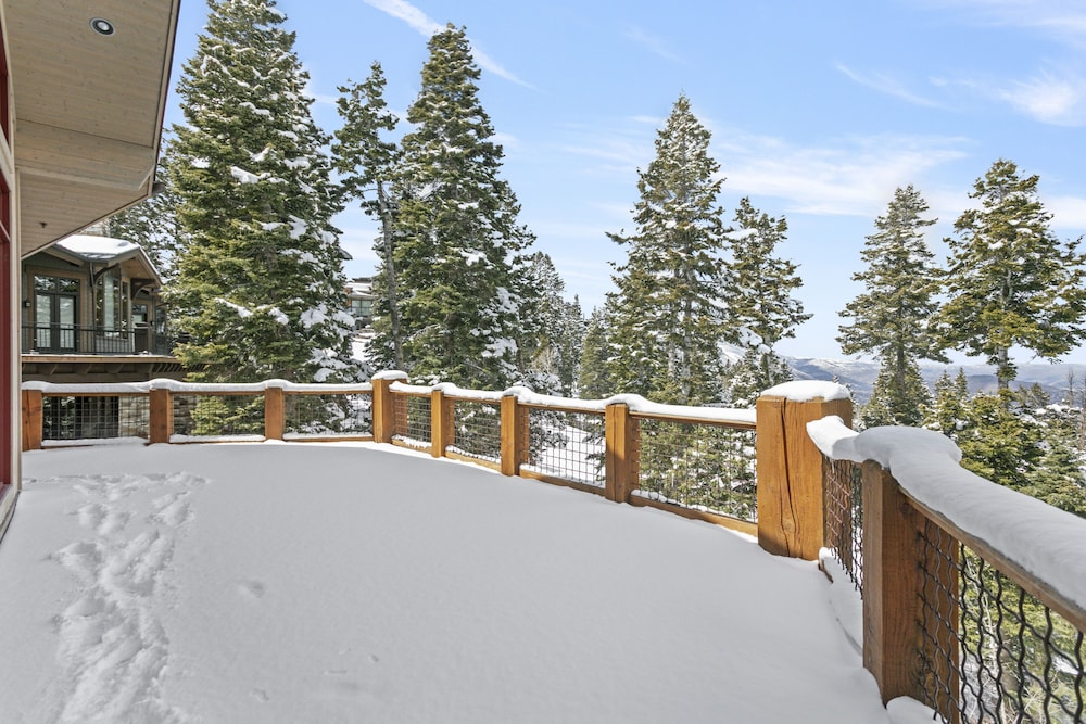 6977 Silver Lake Drive - 5 Bedroom Private Home with Hot Tub 5 Home