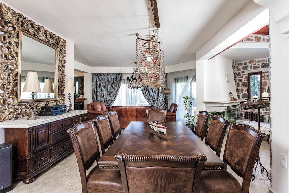 Villa Golden Crest
