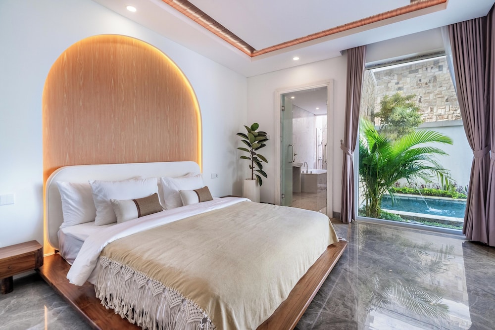 Private Pool Villa Arsy by Orivista