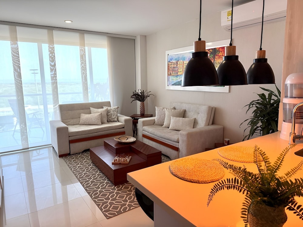 Condominio frente al mar  Morros Epic.