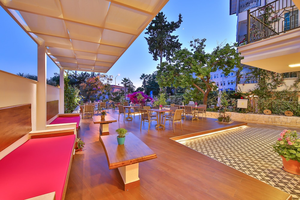 Lale Hotel - Image 27