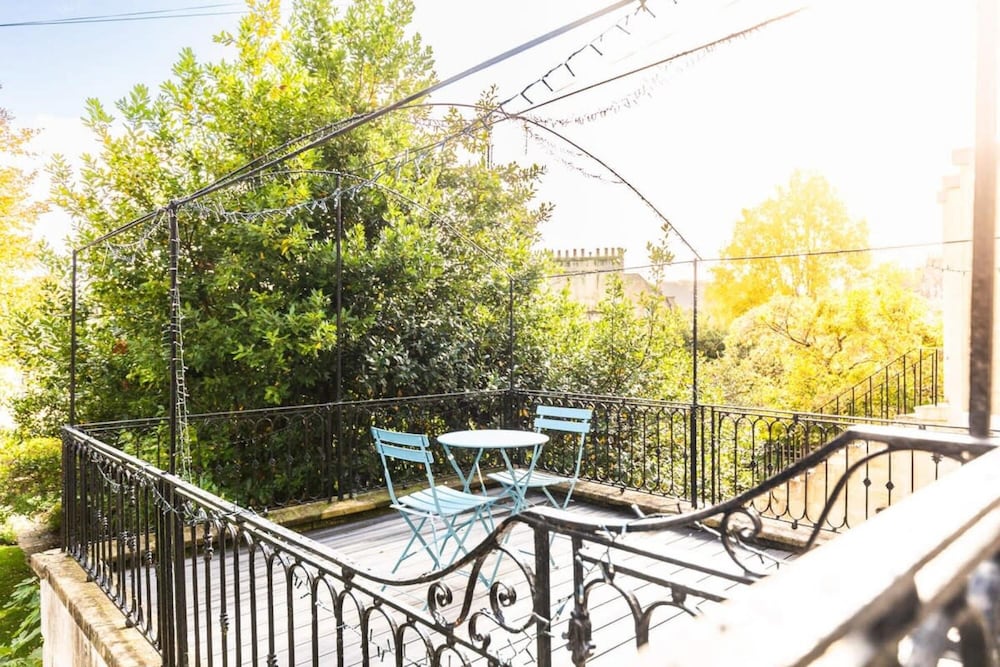 The Circus Apartment With Terrace Free Parking view 3