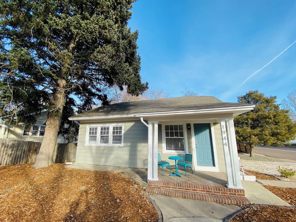 The Bungalow Retreat by UNC - Free Bikes!