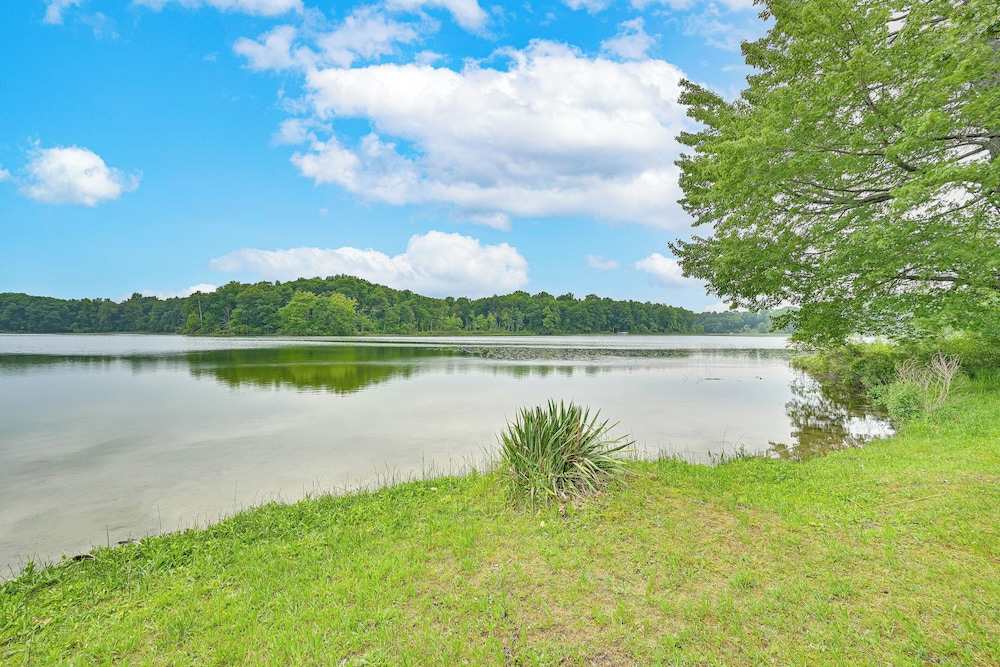Walk to Kelsey Lake: Cassopolis Home w/ Yard!