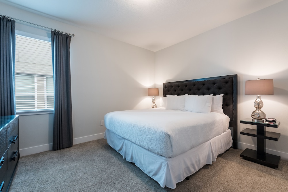 Encore Resort at Reunion 400 - Image 5