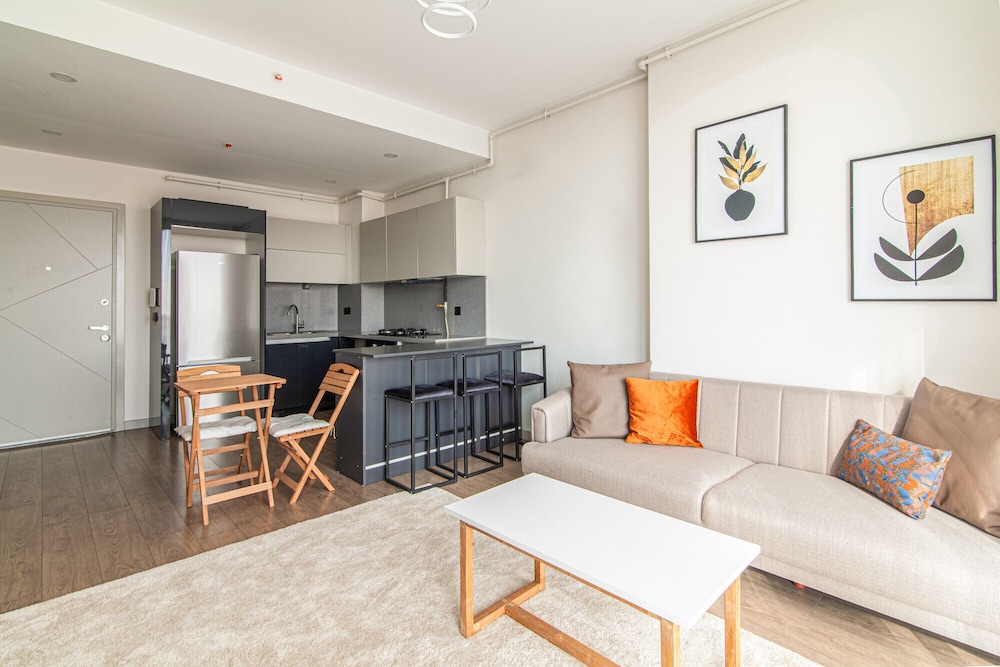 Dreamy Flat Close to Shopping Malls in Avcilar
