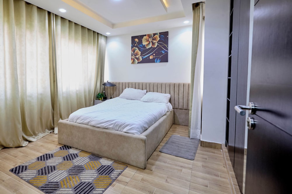 TOP LOFT 3 BED PENTHOUSE APARTMENT