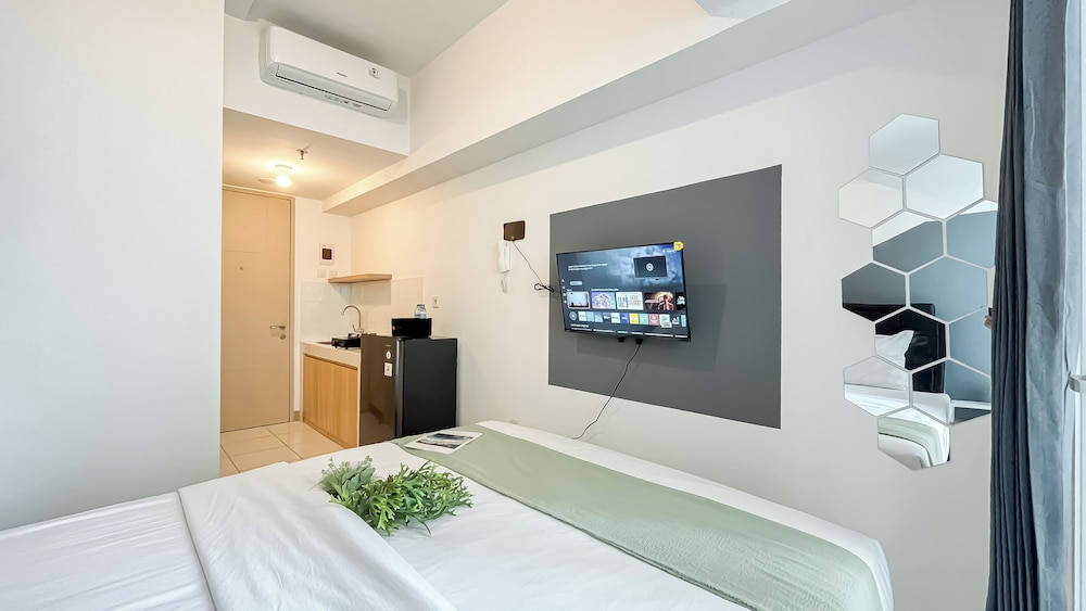 Soft Industrial Look Studio At Tokyo Riverside Pik 2 Apartment