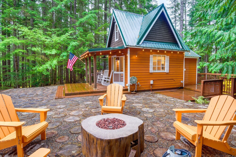 Adorable A-frame Cabin, Steps to Lake Cushman! view 5