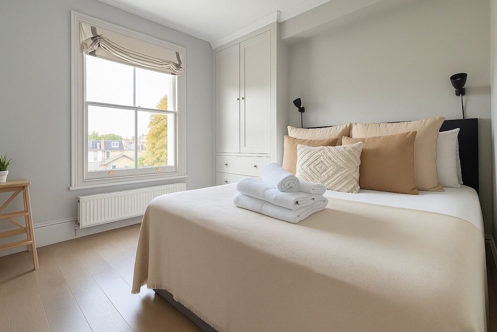 1 Bed Flat near Westfield