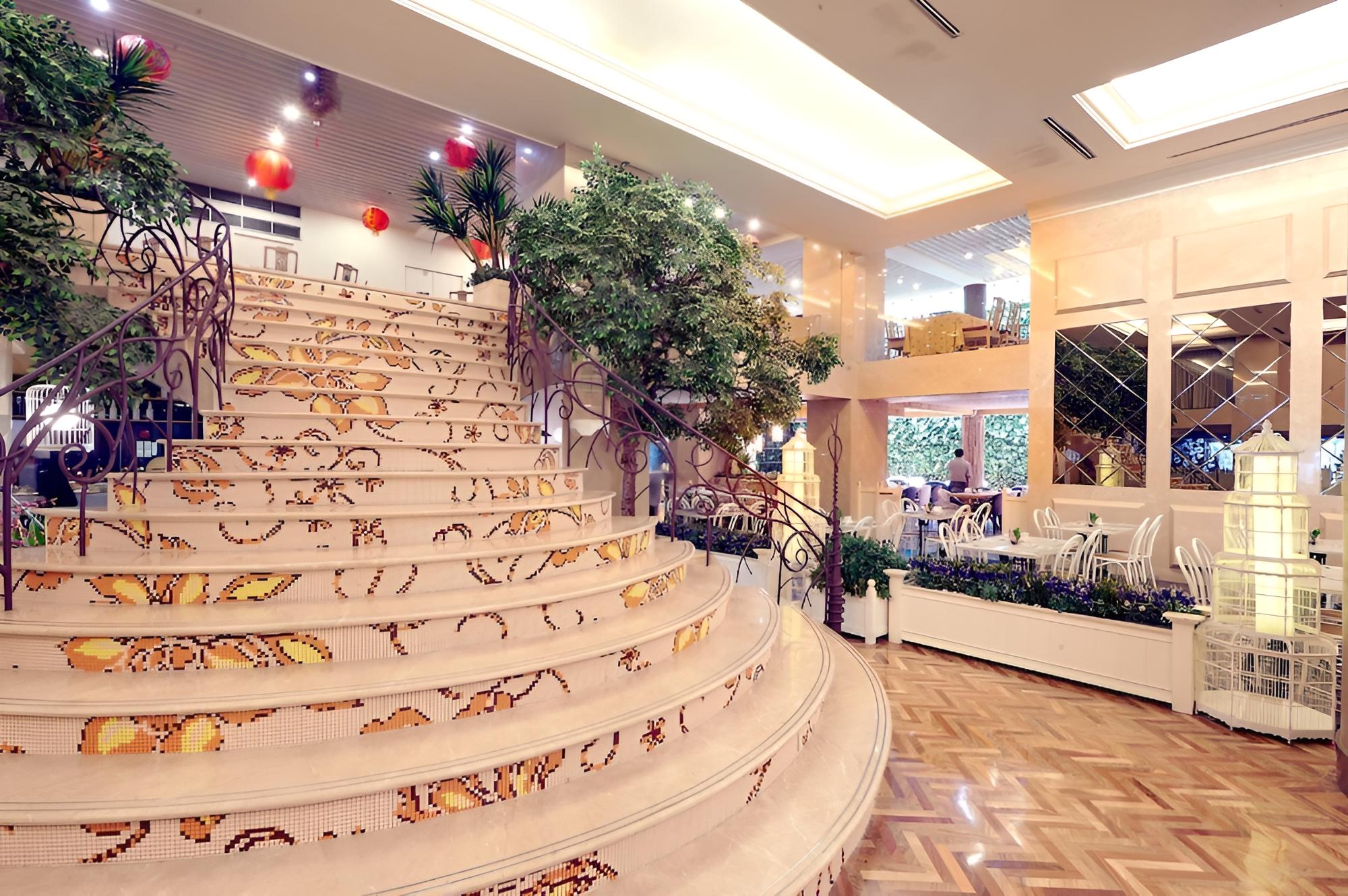 Garden Palace Hotel Surabaya view 5