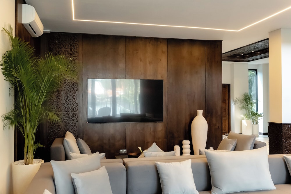 AMO Residences