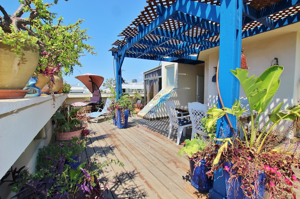Super Central Stunning Roof 2BR Apt
