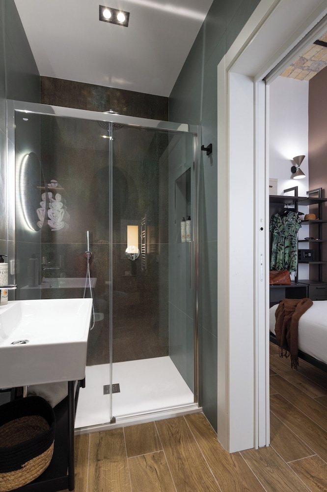 Style & Stone Guest House