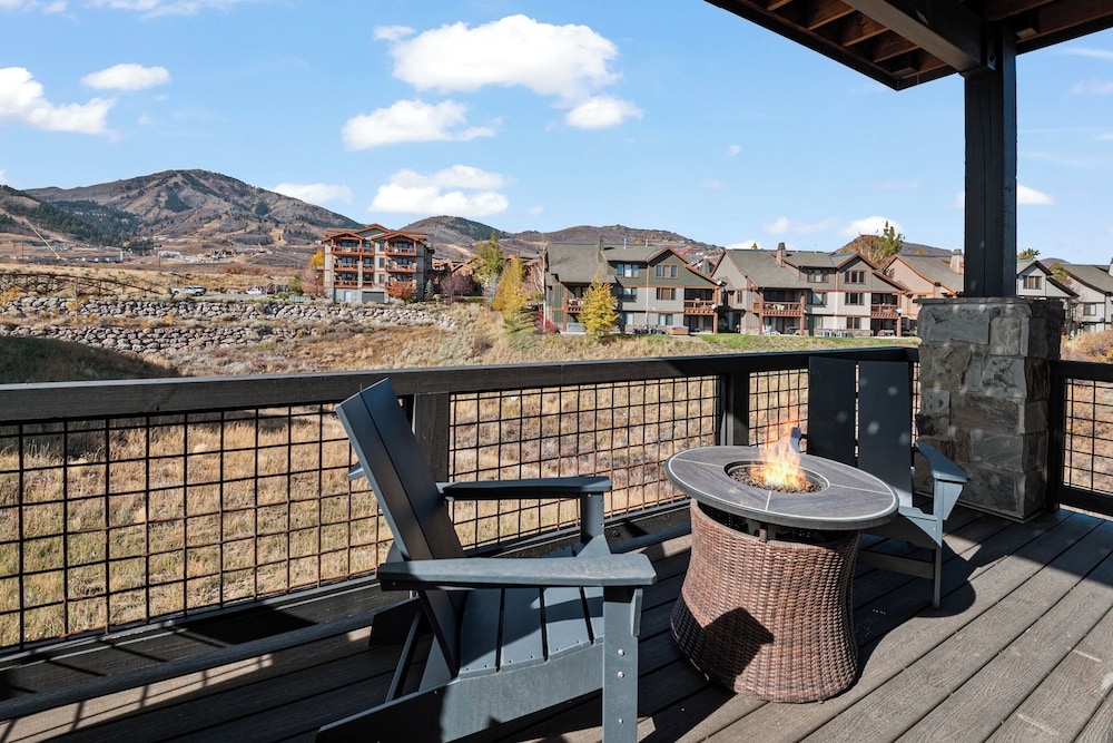Mountain View Magic - Mayflower Lakeside