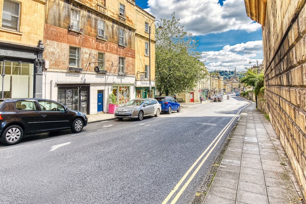 Ghar Homes - Bath City Centre Cosy Retreat