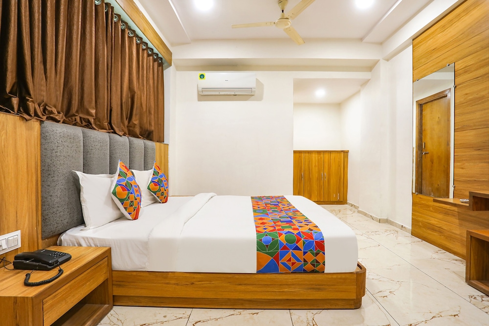 Fabhotel Raj Villa