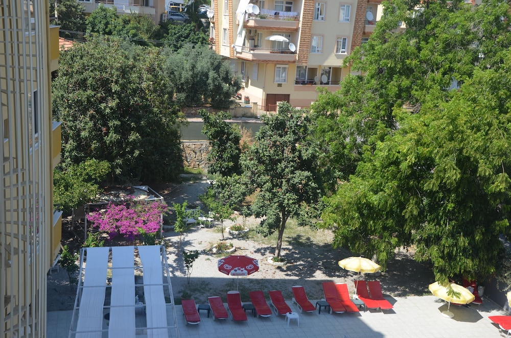 Rose Garden Apart Hotel - Image 15