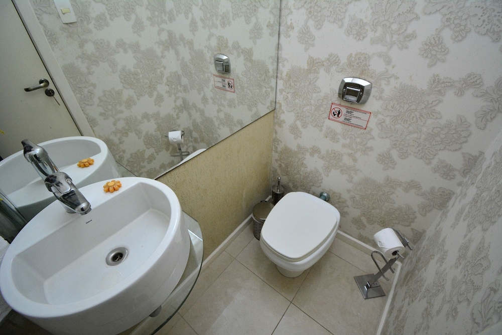 Elegante Casa com Piscina - João Paulo