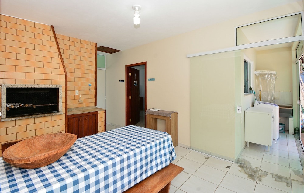 Casa com piscina a 250m da Praia PLH006