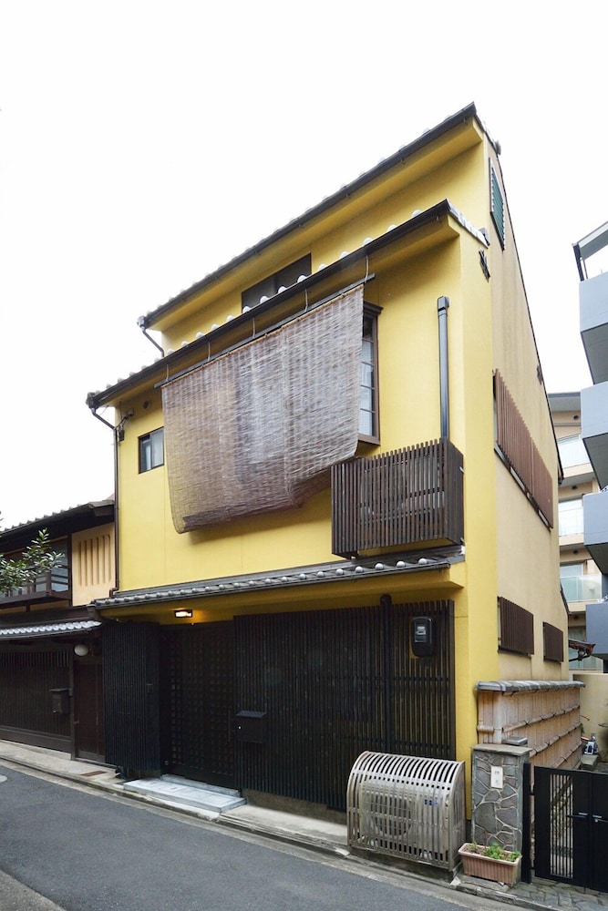 karaku Inn
