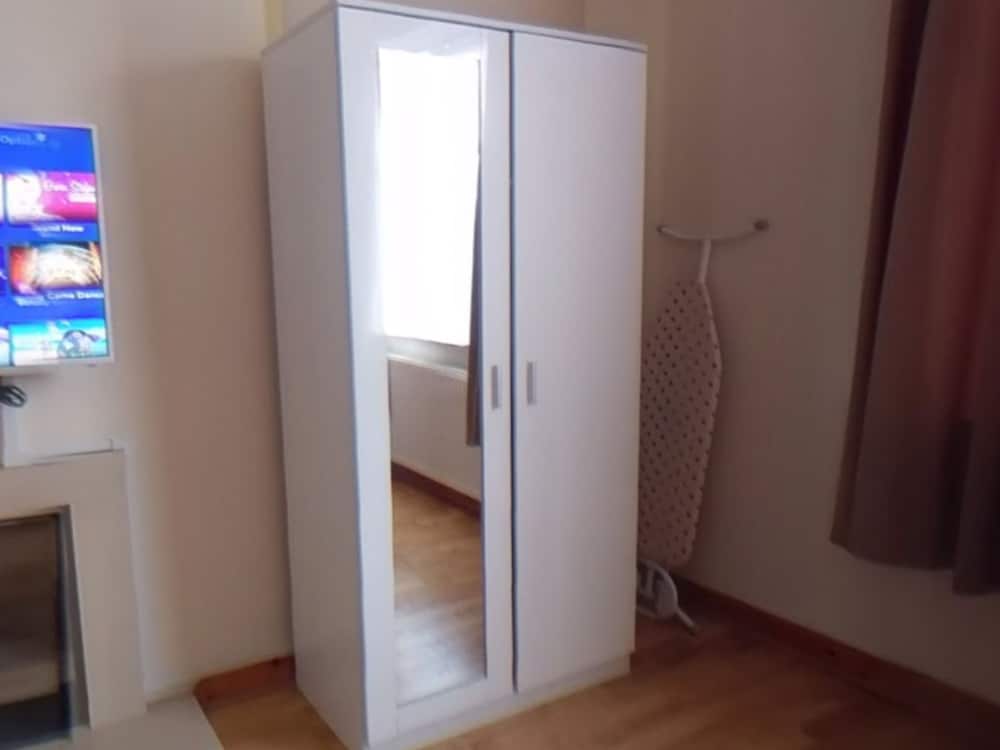 Jaylets Budget Leicester