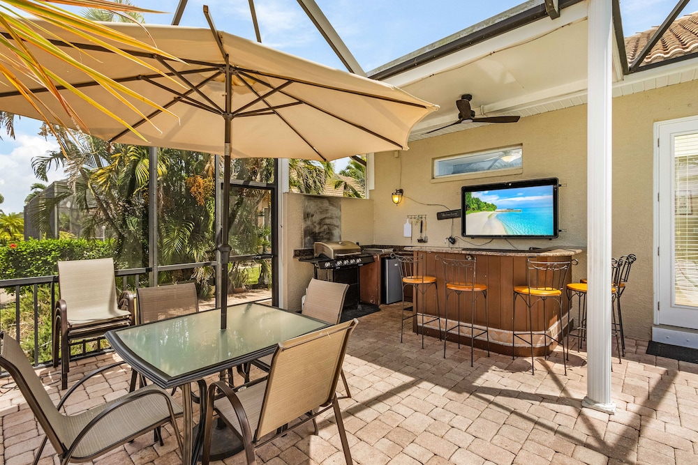 Spacious Canalfront Oasis w/ Pool Hot Tub! - Property Image 15