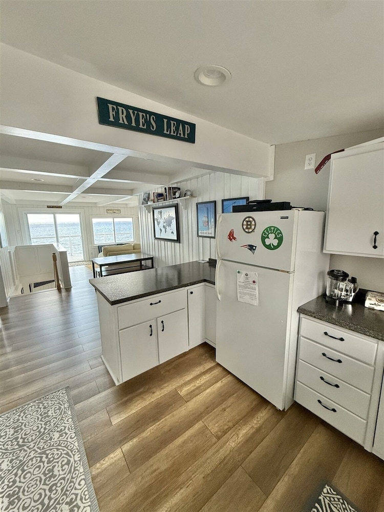 Grandview Lakefront Limit 9 4 Bedroom Home