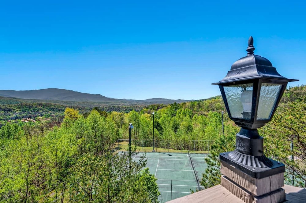 Sleeps 4 Mountain Views Indoor Pool Hot Tub