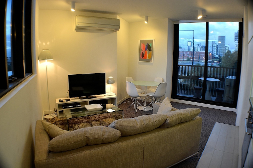 Royal Stays Apartments Docklands