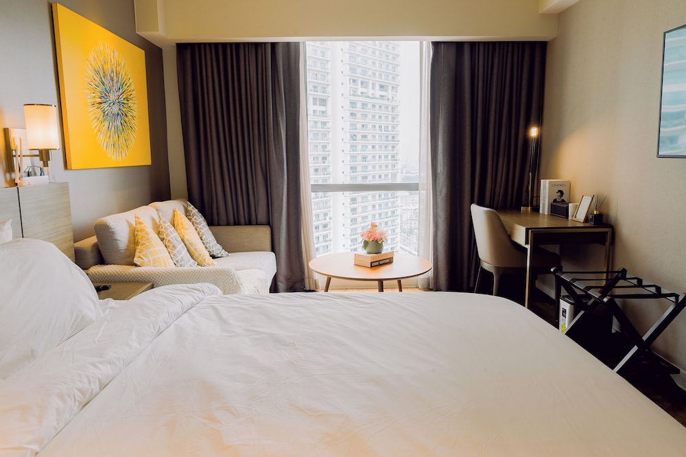 Hotel Residences at Acqua