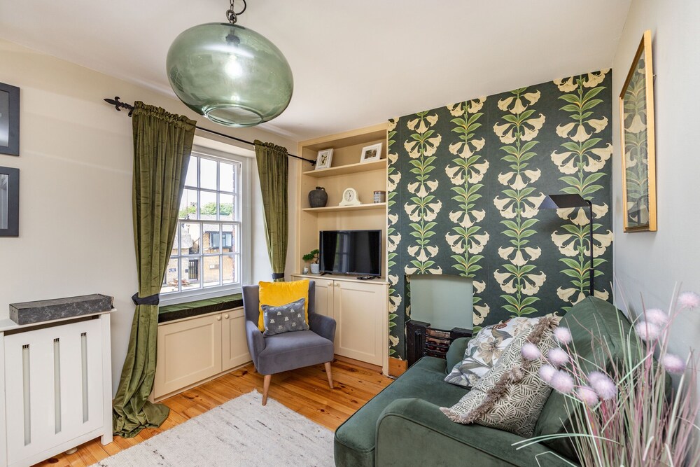 4 Canalside Cottages