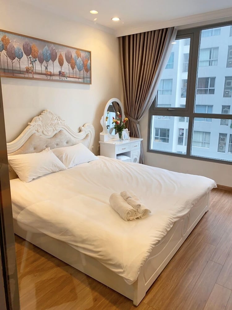 Bom Homestay Vinhomes Times City