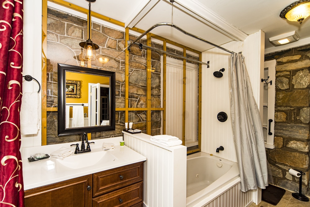 Stone Manor Boutique Inn - Property Image 17