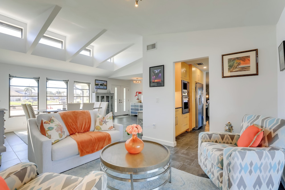 Riverfront Gem w/ Hot Tub & Pool in Port Charlotte