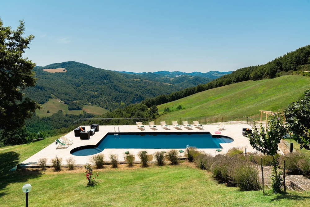 Ca Quattrocchi 10 3 by Marche Holiday Villas